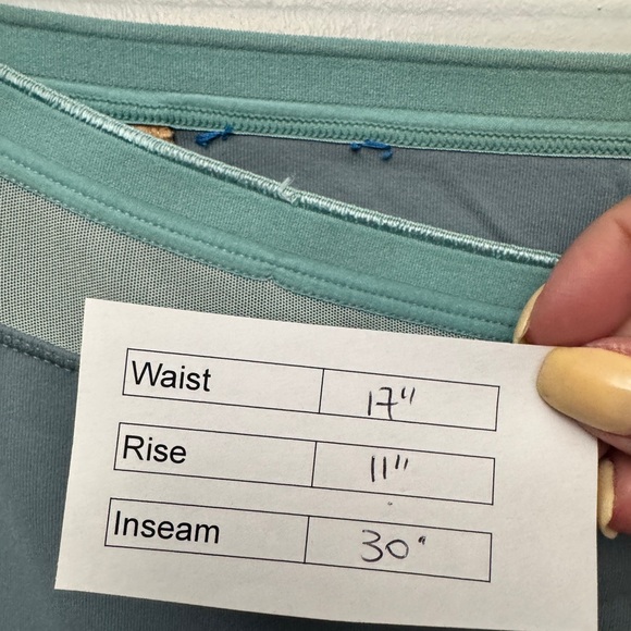 Lululemon Women's Light Blue Yoga Pants - Picture 6 of 6